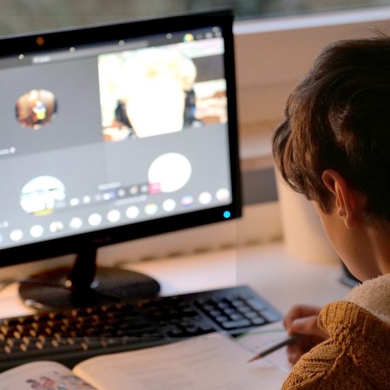 TUTORÍAS DE APOYO AL ESTUDIO · ON-LINE